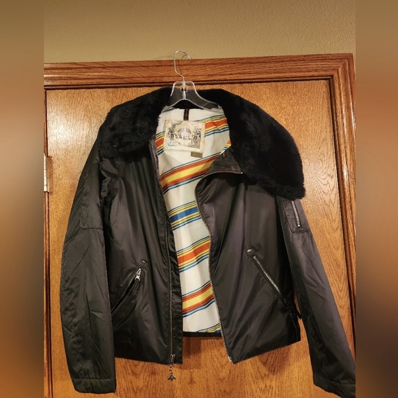 B by Burton Jackets & Blazers - B by Burton Roosevelt Bomber Jacket Women's Small True Black Fun Striped Lining